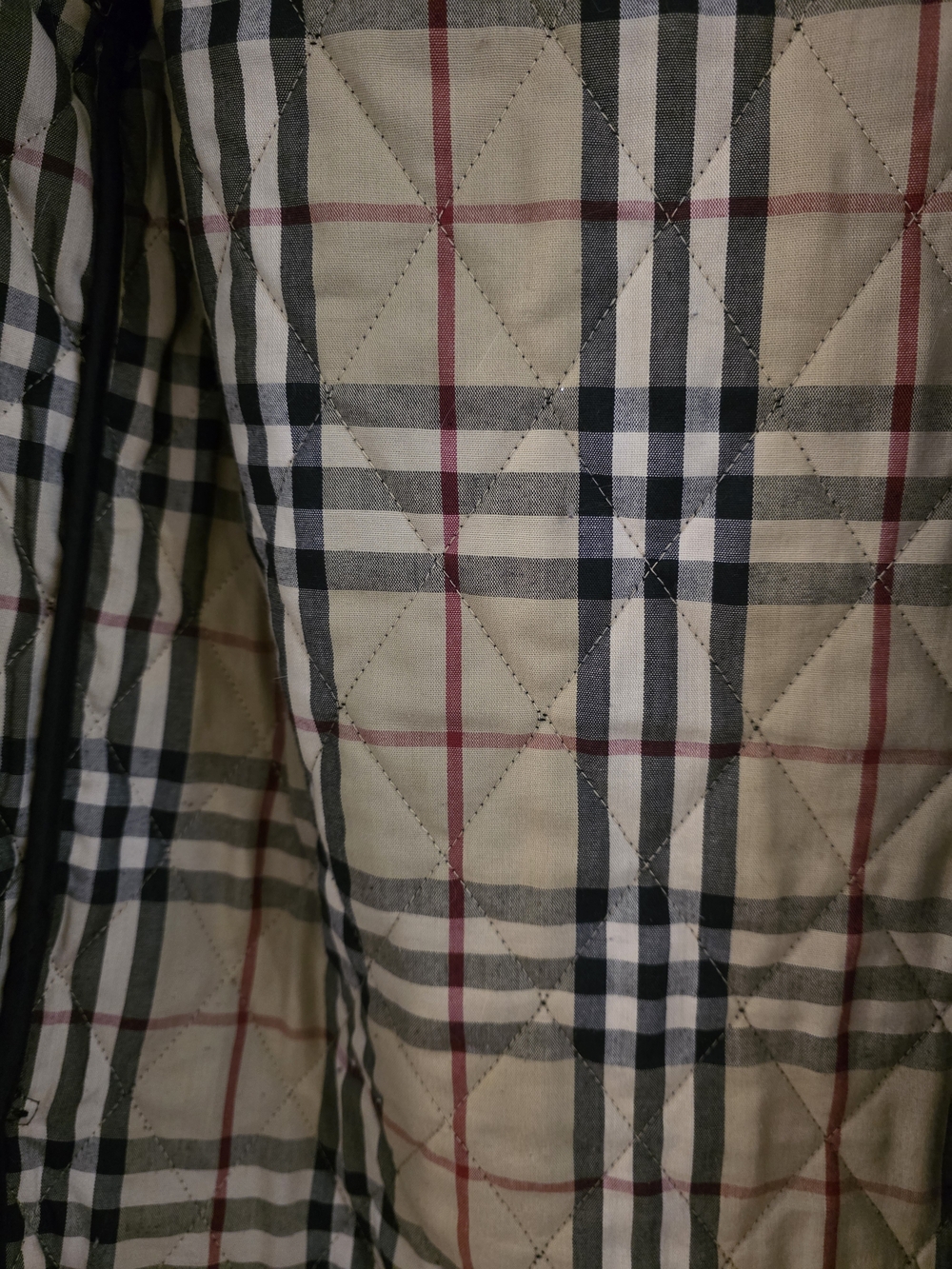 The Classic Burberry Black Quilted Jacket with Signature Check Cuffs - Picture 7 of 9